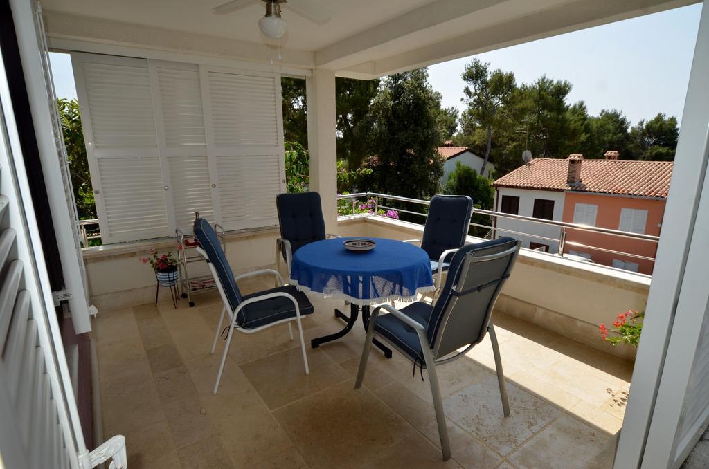 Apartment Borik Alma Rovigno Esterno foto
